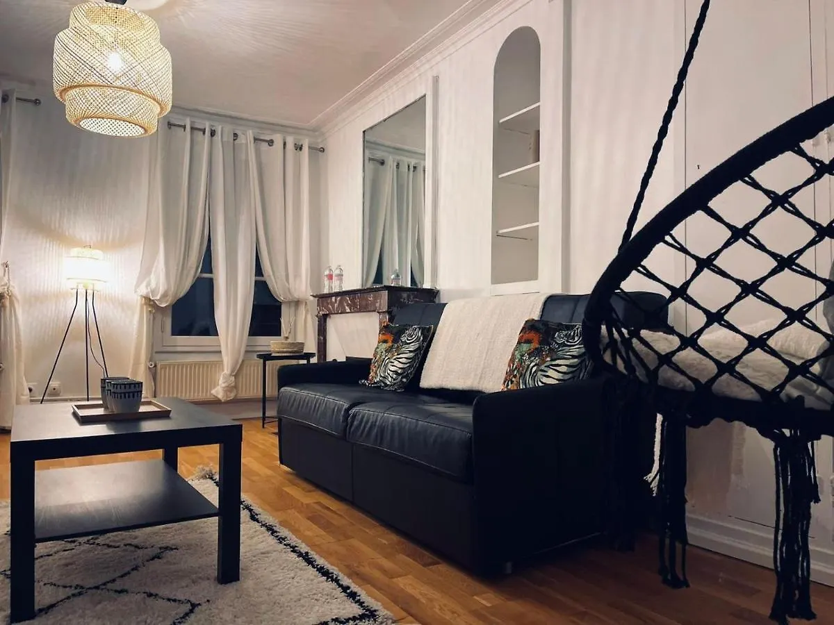 Chic Apartment On The Famous Shopping Rue Du Faubourg Saint-Honore Street Paris 0*,  France